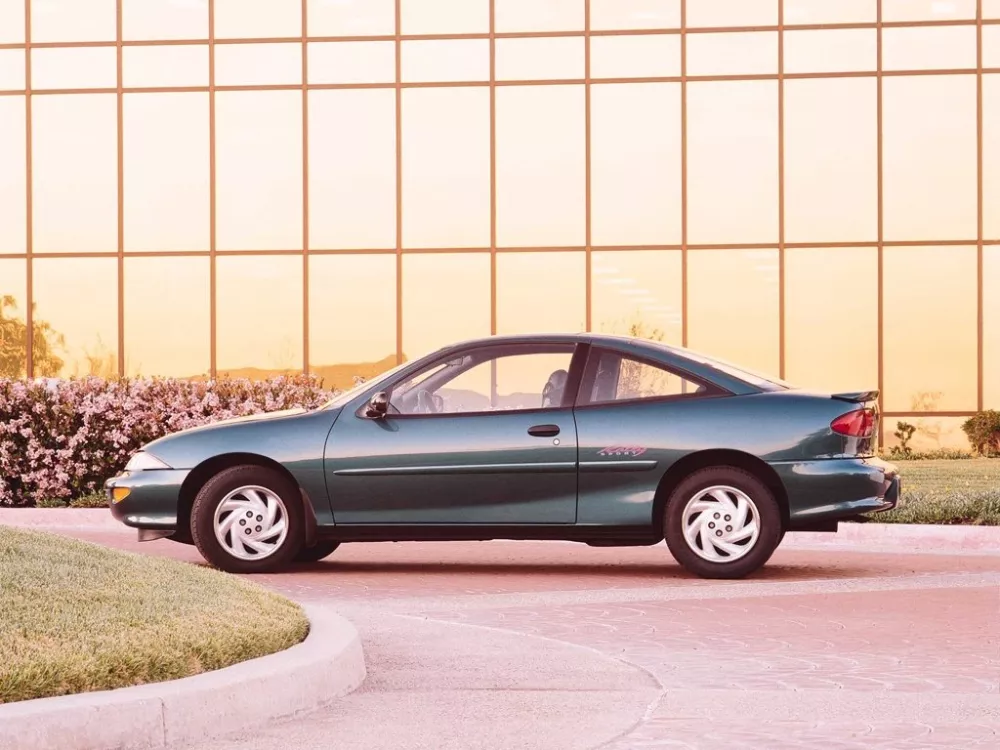 Автомобиль Chevrolet Cavalier III Купе