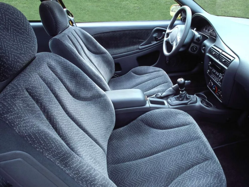 Автомобиль Chevrolet Cavalier III Купе