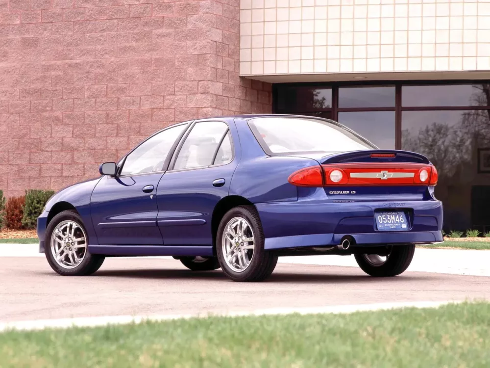 Автомобиль Chevrolet Cavalier III Седан