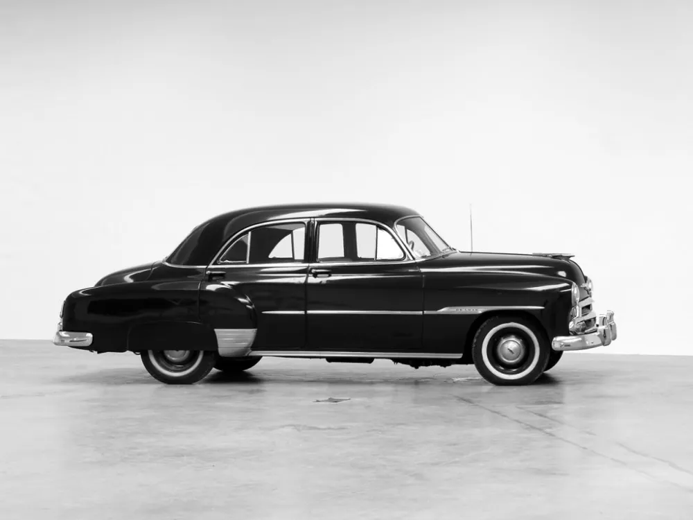 Автомобиль Chevrolet Deluxe II Седан