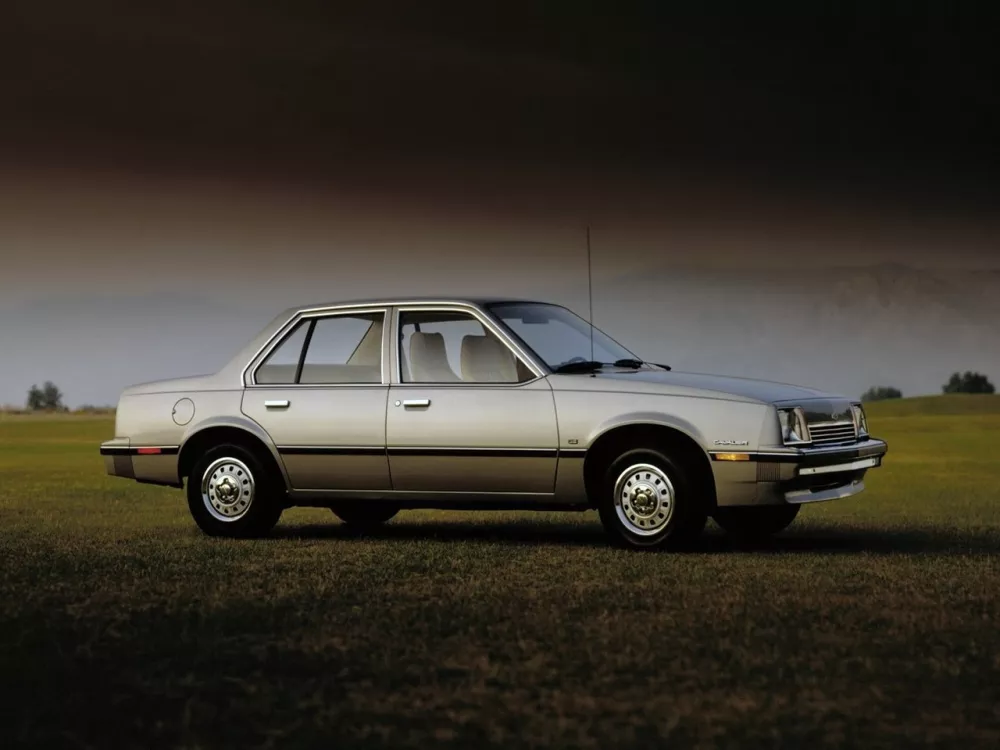 Автомобиль Chevrolet Cavalier I Седан