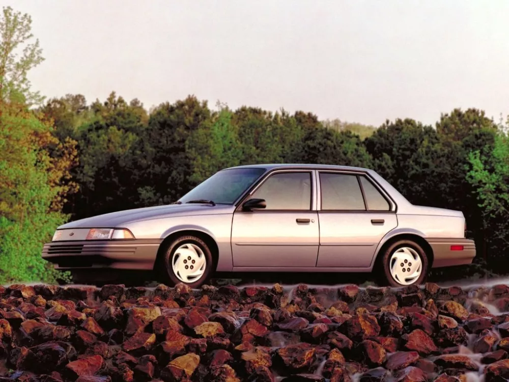 Автомобиль Chevrolet Cavalier II Седан