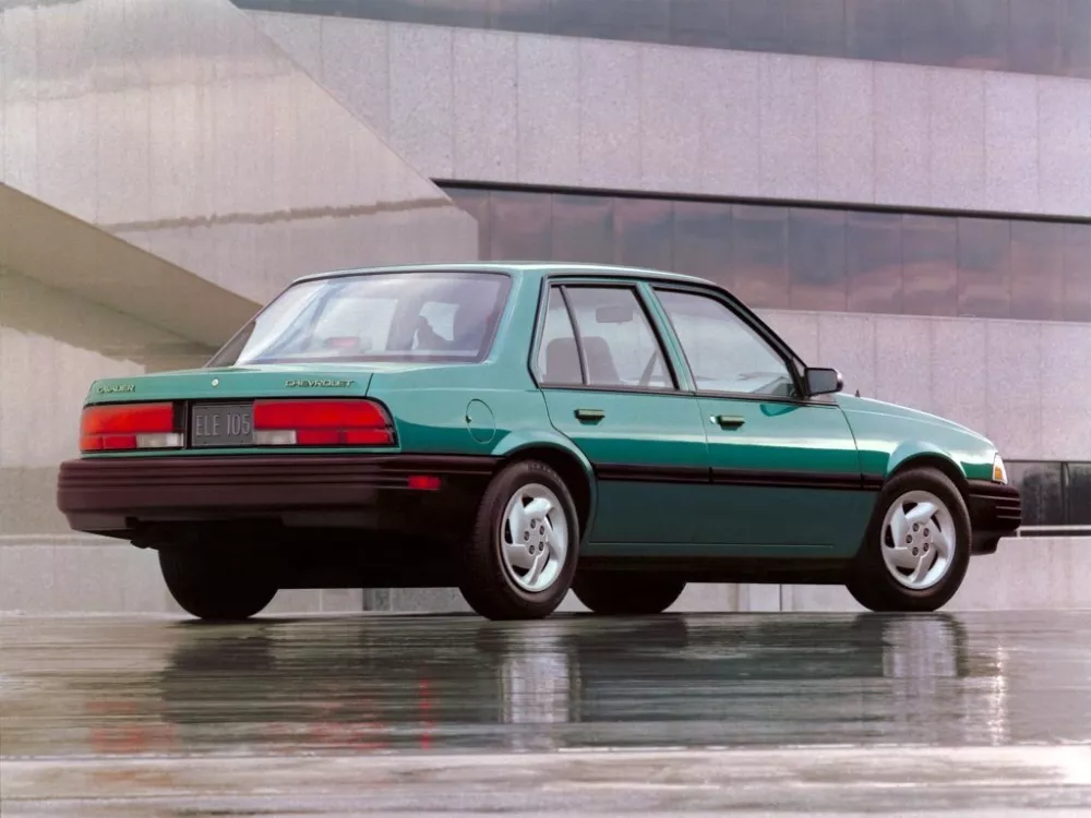 Автомобиль Chevrolet Cavalier II Седан