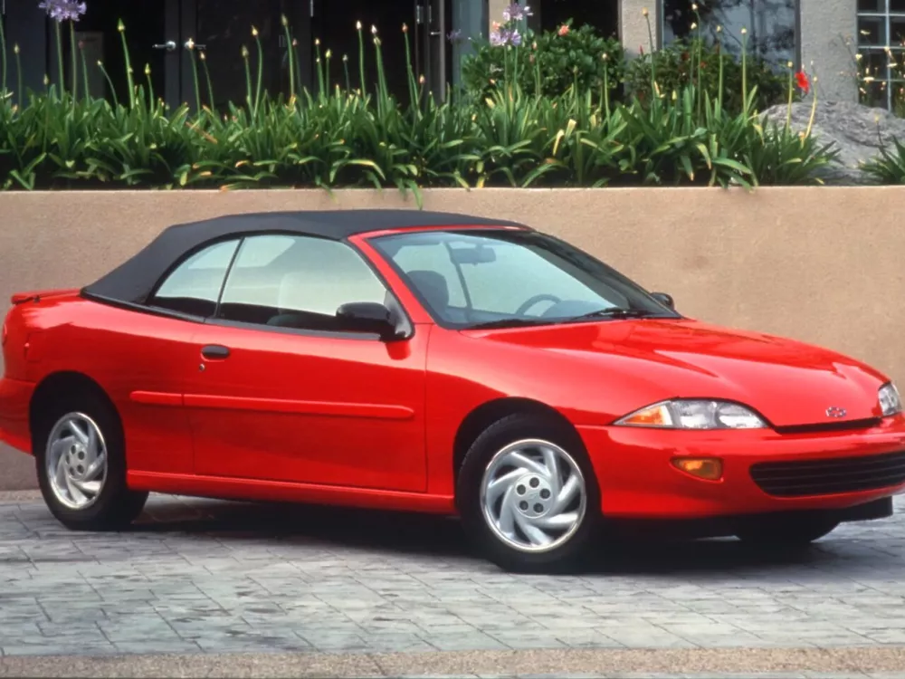 Автомобиль Chevrolet Cavalier III Кабриолет