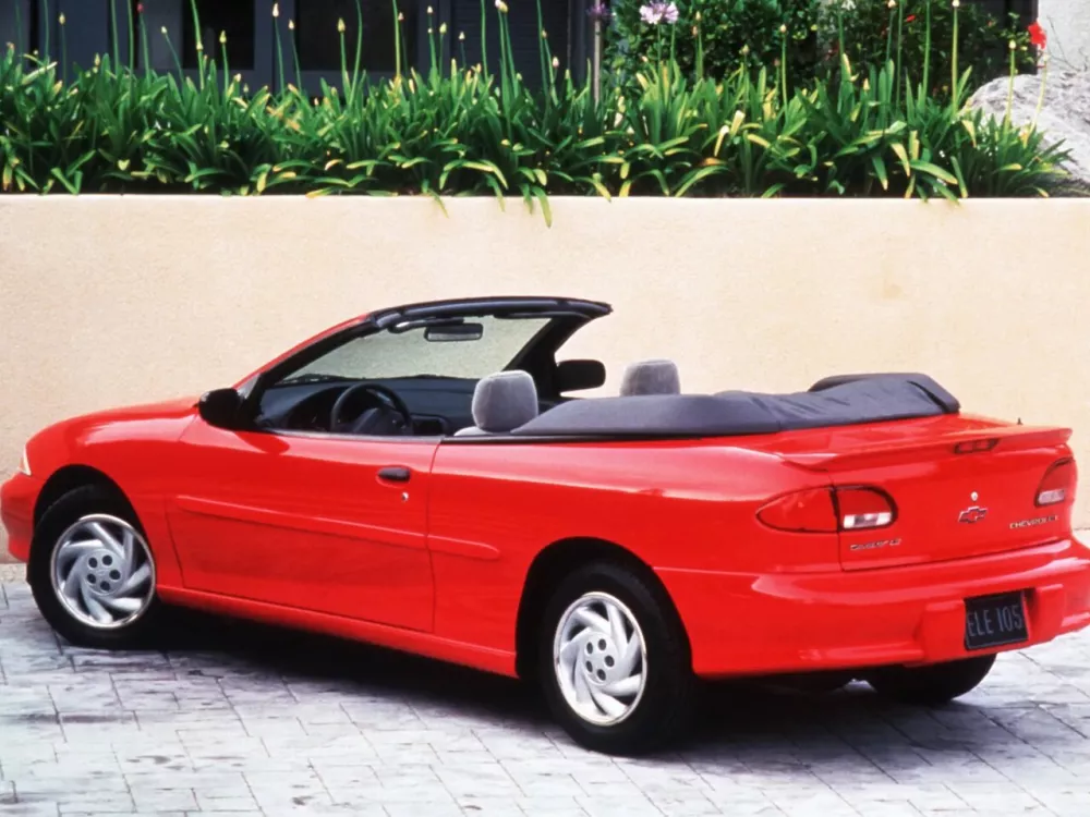 Автомобиль Chevrolet Cavalier III Кабриолет