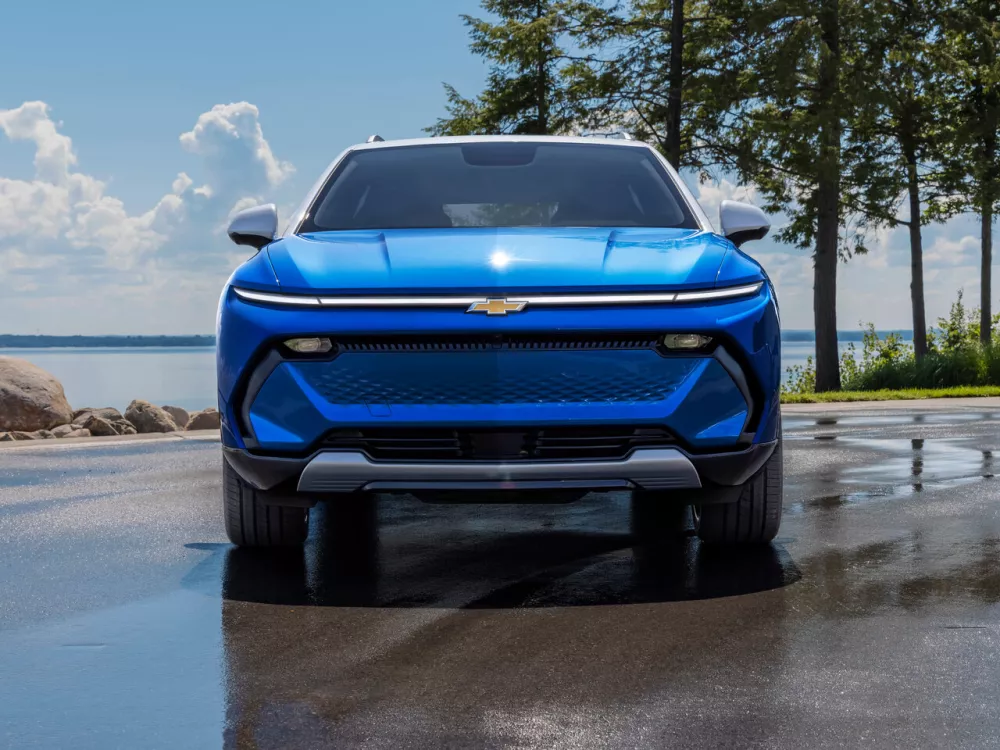 Автомобиль Chevrolet Equinox EV Внедорожник (5 дверей)