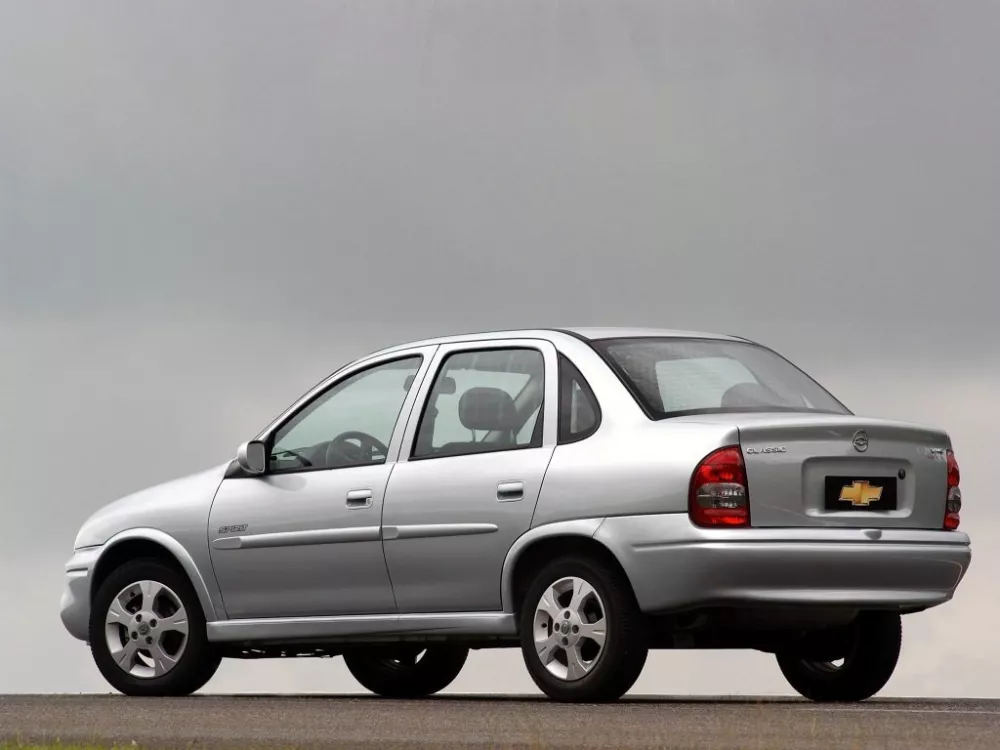 Автомобиль Chevrolet Classic Седан