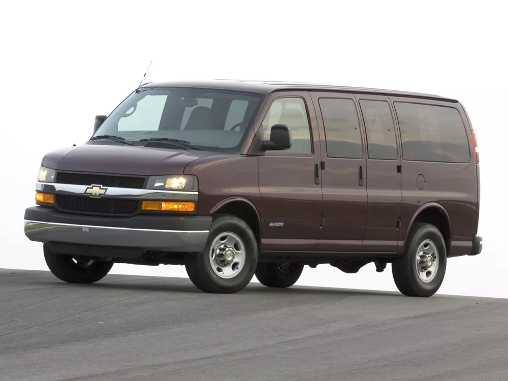 Автомобиль Chevrolet Express II Минивэн