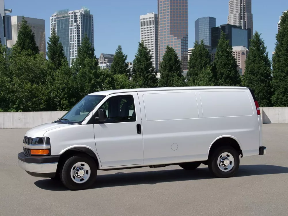 Автомобиль Chevrolet Express II Минивэн