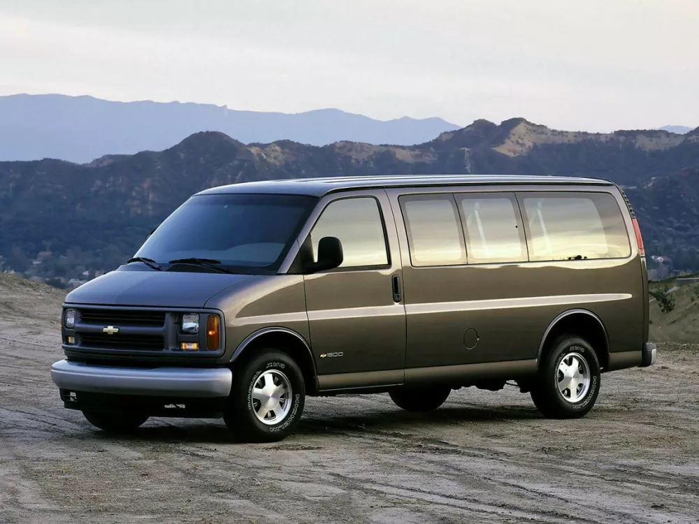 Автомобиль Chevrolet Express I Минивэн