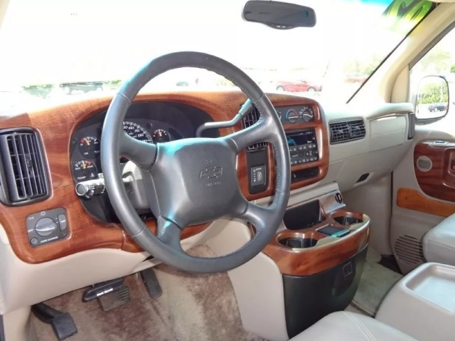 Автомобиль Chevrolet Express I Минивэн