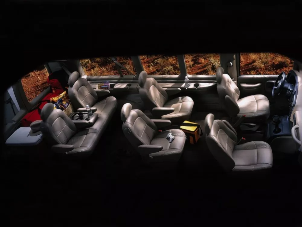 Автомобиль Chevrolet Express I Минивэн