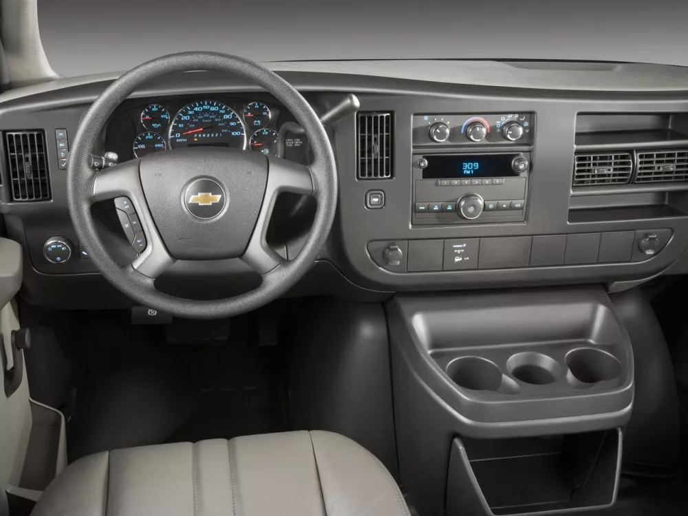Автомобиль Chevrolet Express II Минивэн
