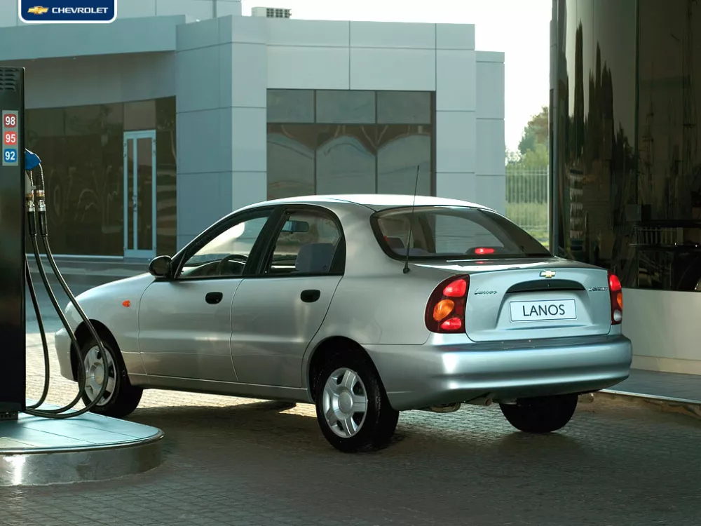 Автомобиль Chevrolet Lanos I Седан