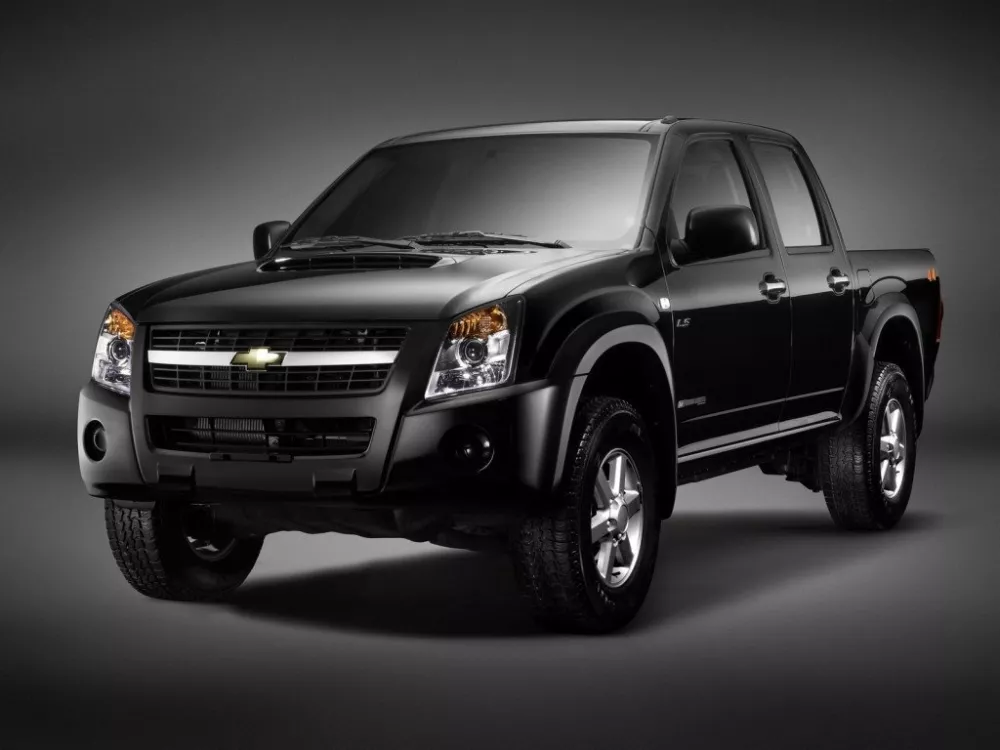 Автомобиль Chevrolet LUV D-MAX Пикап Двойная кабина