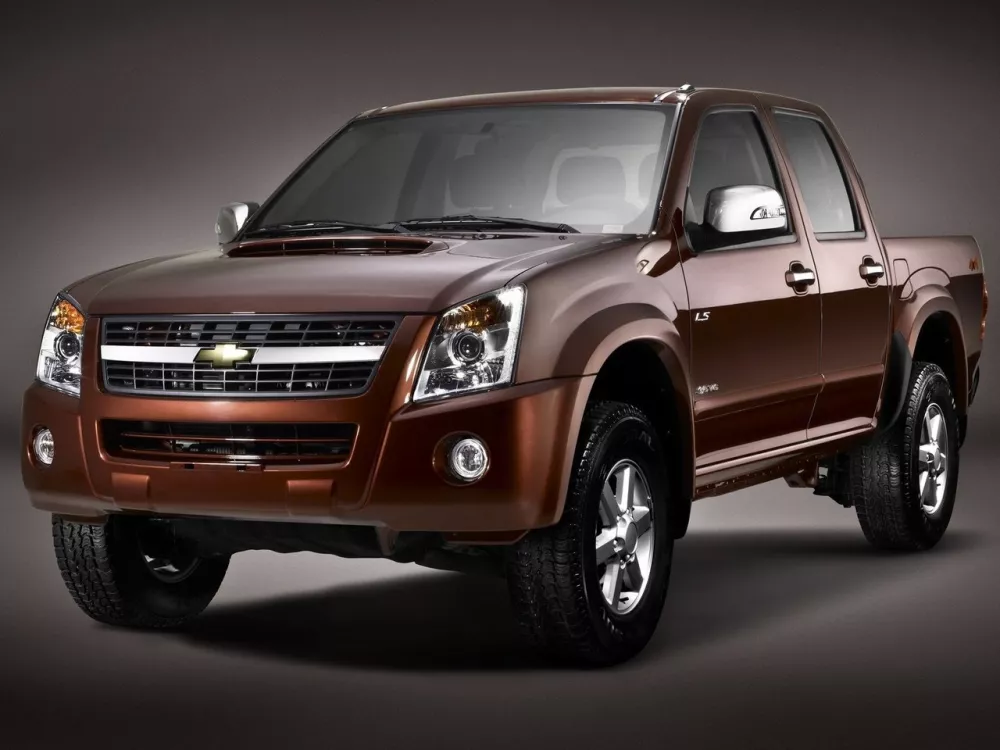Автомобиль Chevrolet LUV D-MAX Пикап Двойная кабина