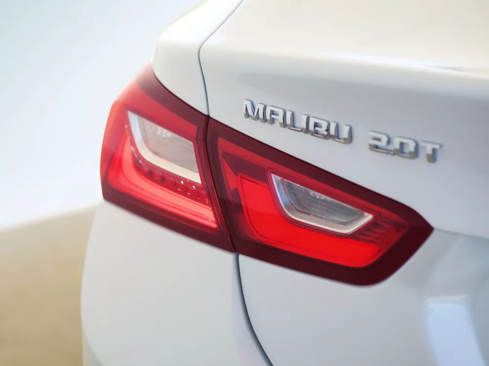 Автомобиль Chevrolet Malibu IX Седан