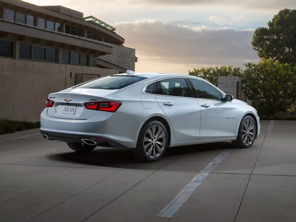 Автомобиль Chevrolet Malibu IX Седан