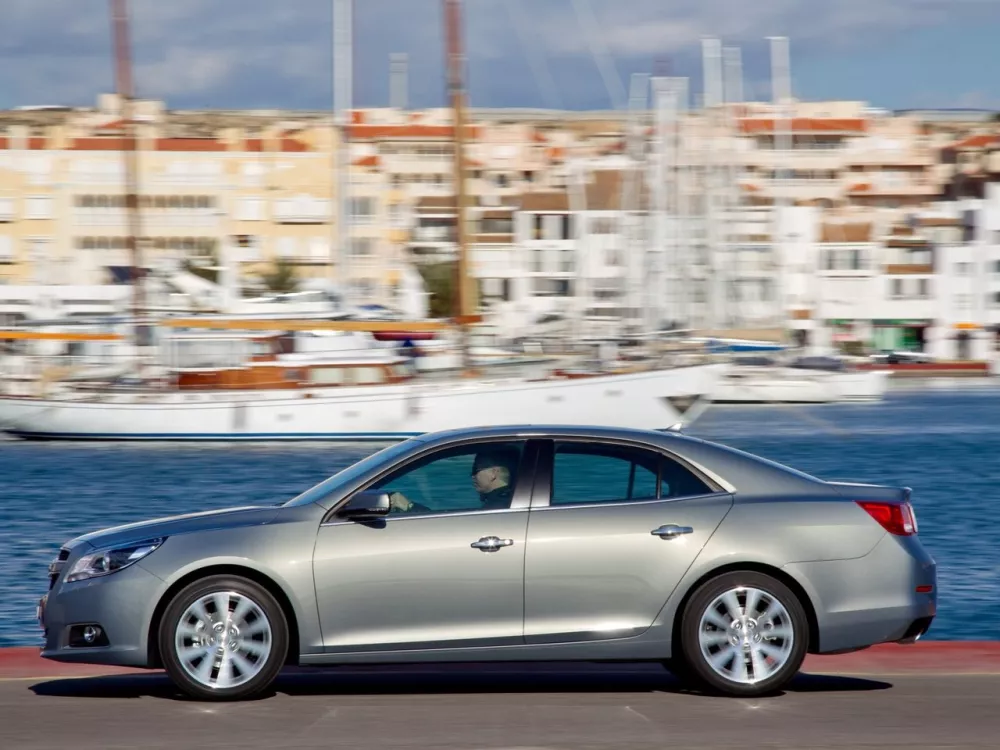 Автомобиль Chevrolet Malibu VIII Седан