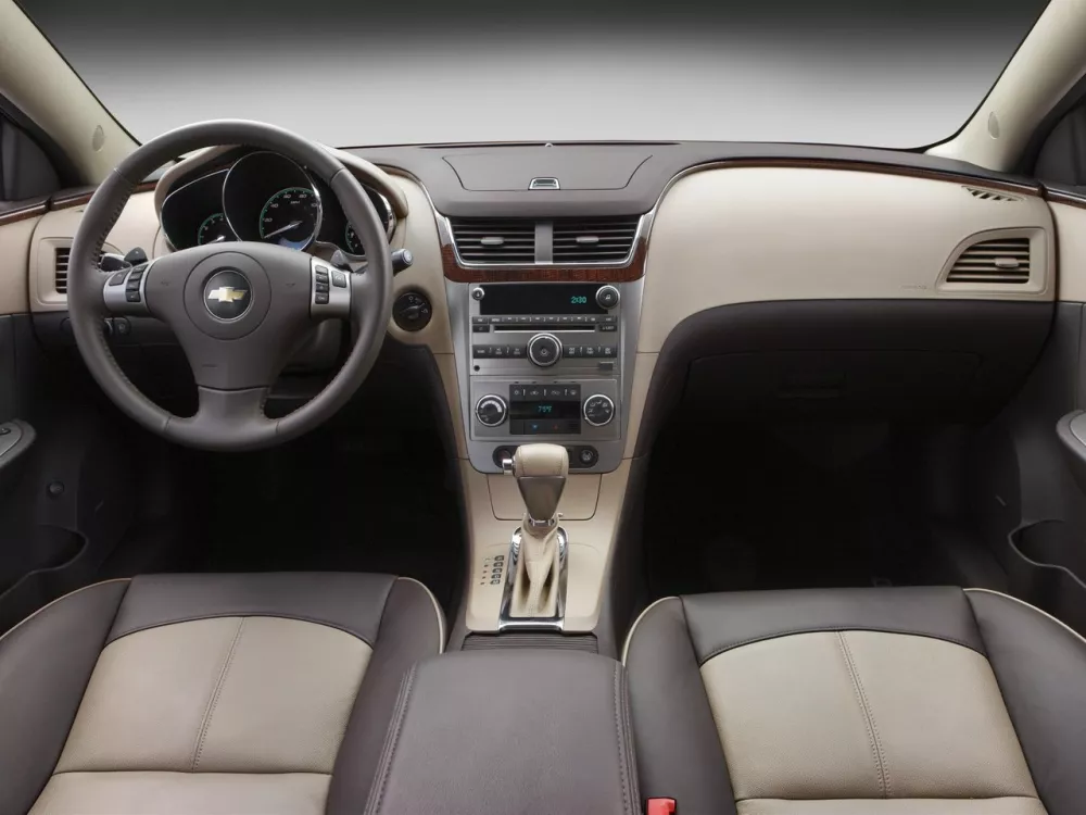 Автомобиль Chevrolet Malibu VII Седан