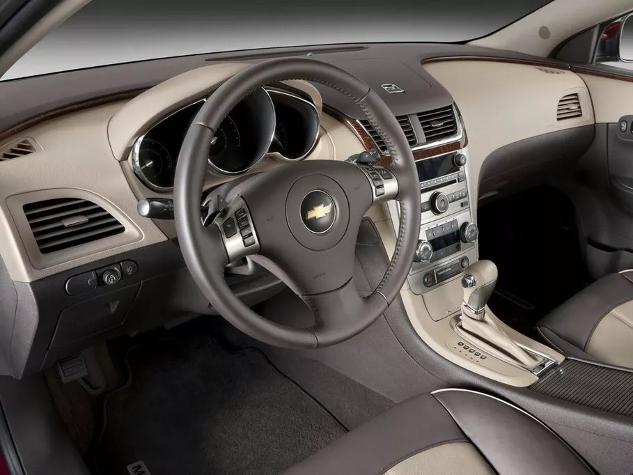 Автомобиль Chevrolet Malibu VII Седан