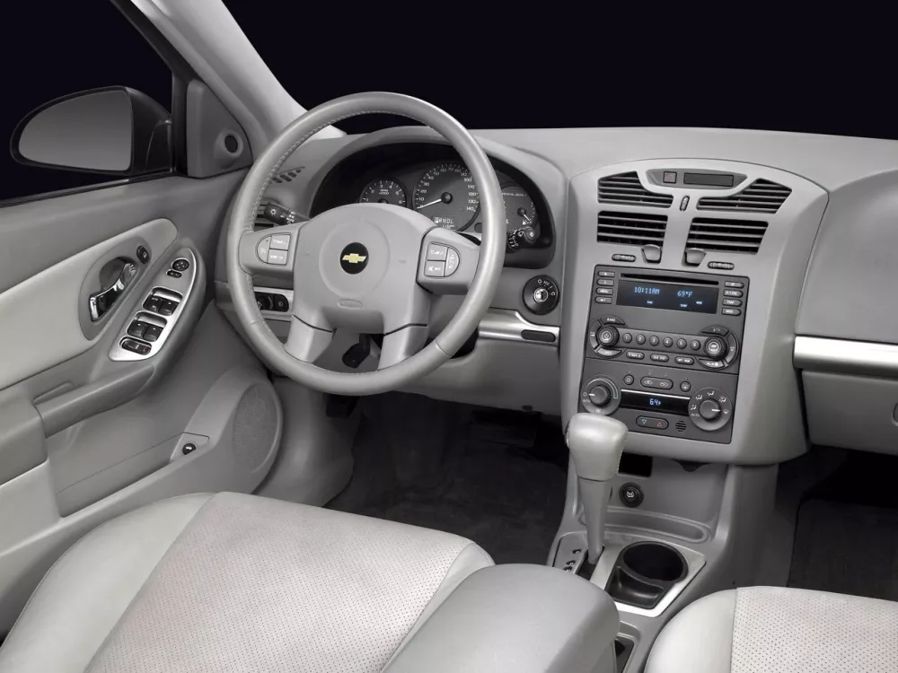 Автомобиль Chevrolet Malibu VI Седан