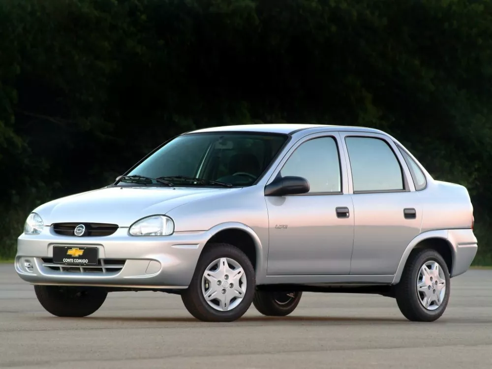Автомобиль Chevrolet Corsa Седан