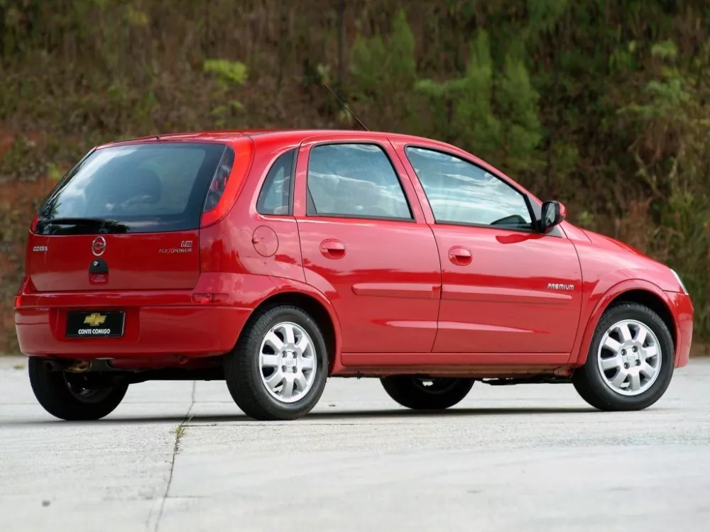 Автомобиль Chevrolet Corsa Хэтчбек (5 дверей)