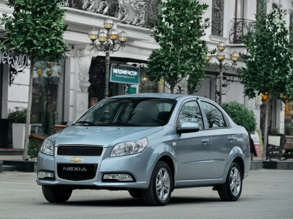Автомобиль Chevrolet Nexia I Седан