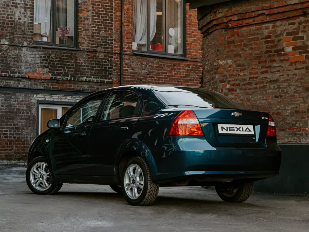 Автомобиль Chevrolet Nexia I Седан