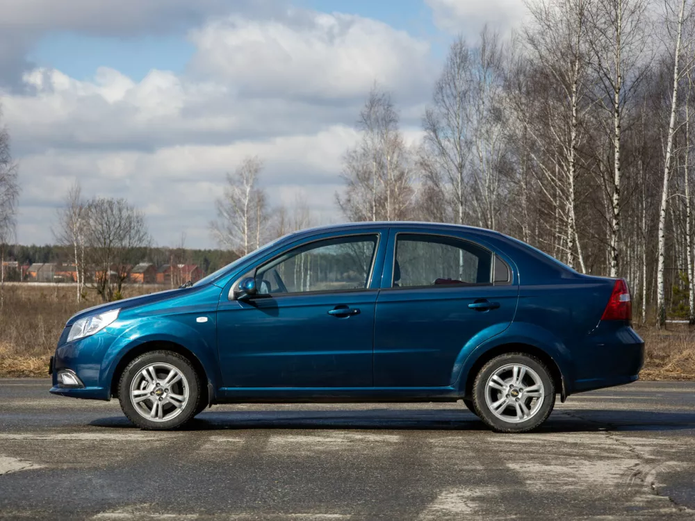 Автомобиль Chevrolet Nexia I Седан