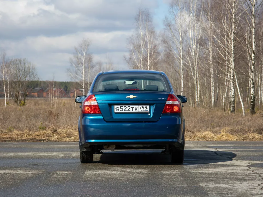 Автомобиль Chevrolet Nexia I Седан