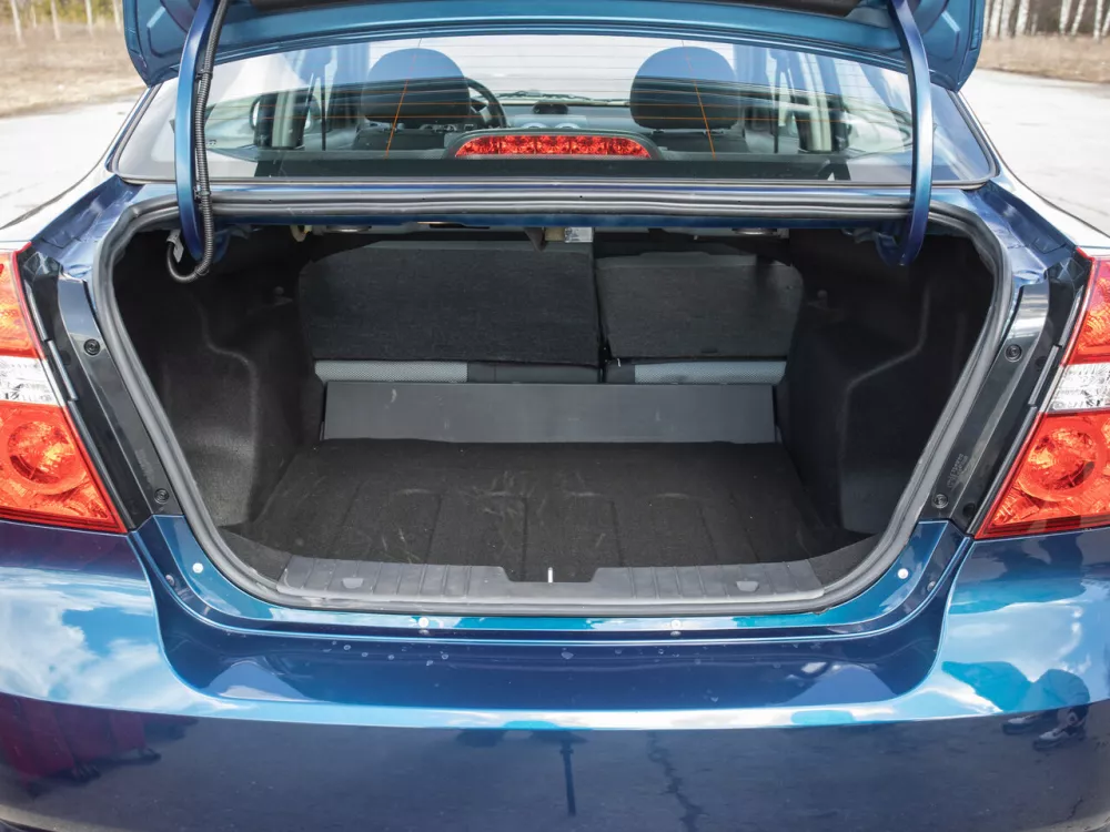 Автомобиль Chevrolet Nexia I Седан