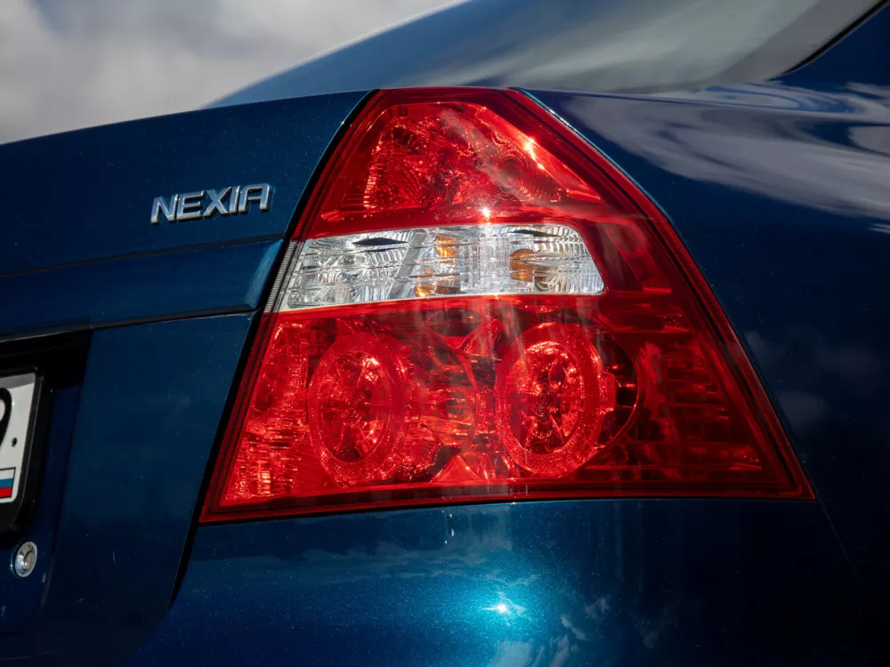 Автомобиль Chevrolet Nexia I Седан
