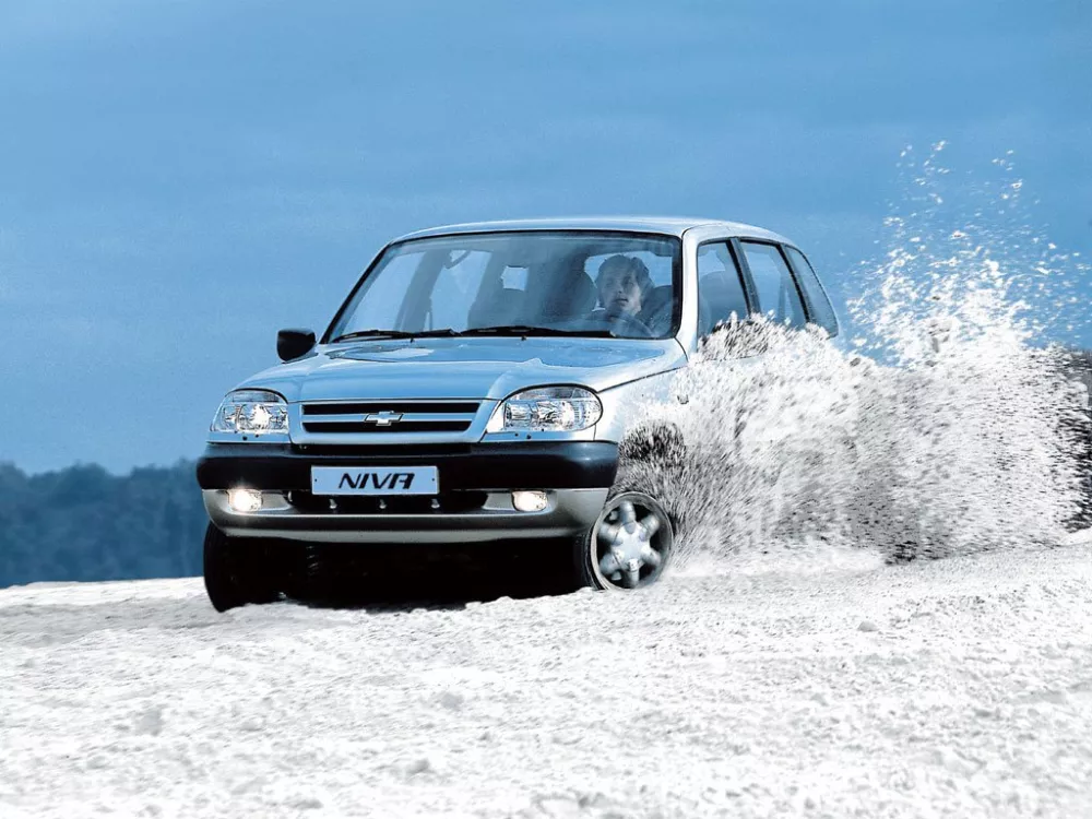Автомобиль Chevrolet Niva I Внедорожник (5 дверей)