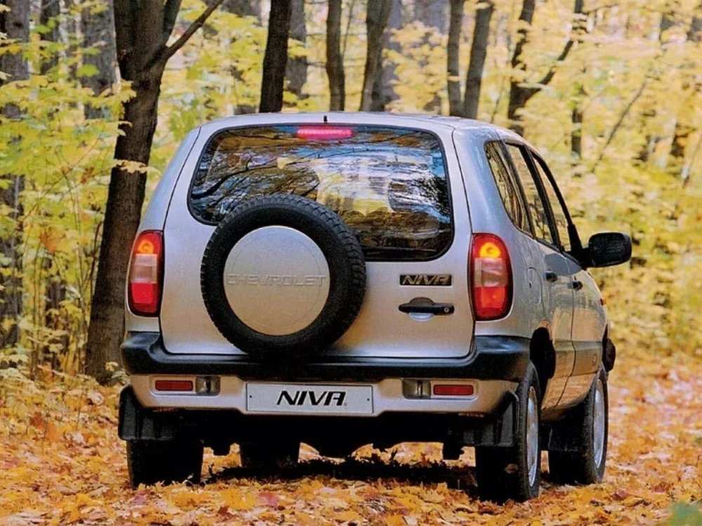 Автомобиль Chevrolet Niva I Внедорожник (5 дверей)