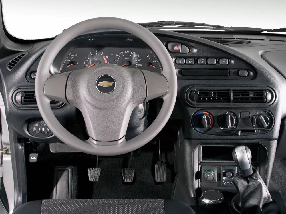 Автомобиль Chevrolet Niva I Рестайлинг Внедорожник (5 дверей)