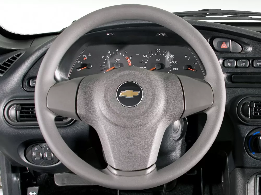Автомобиль Chevrolet Niva I Рестайлинг Внедорожник (5 дверей)