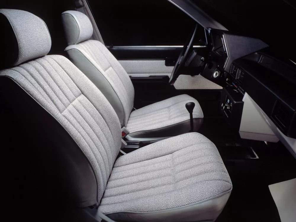 Автомобиль Chevrolet Nova VI Хэтчбек (5 дверей)