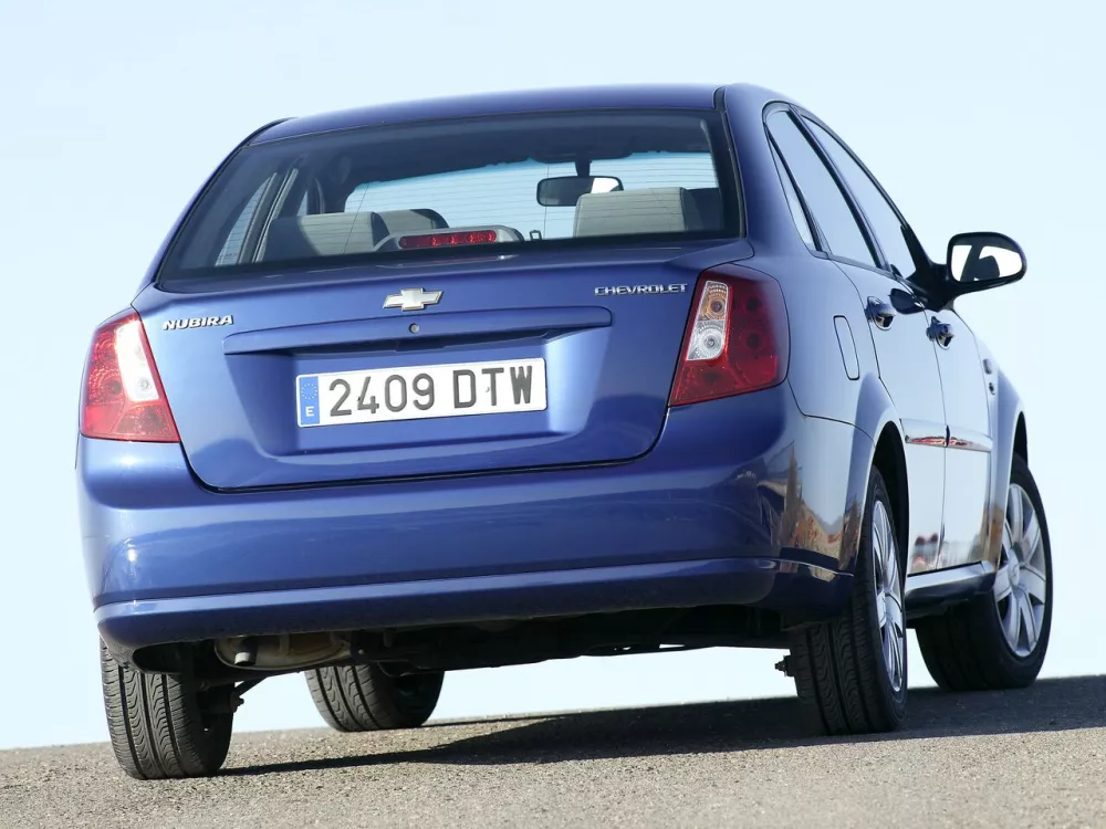 Автомобиль Chevrolet Nubira Седан