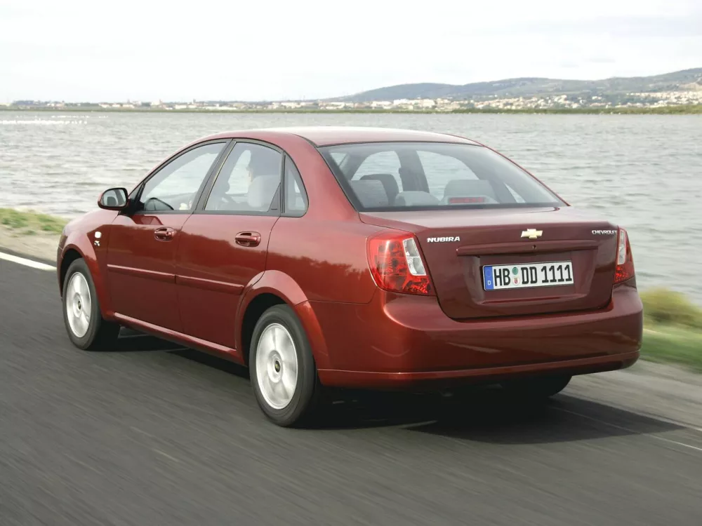 Автомобиль Chevrolet Nubira Седан