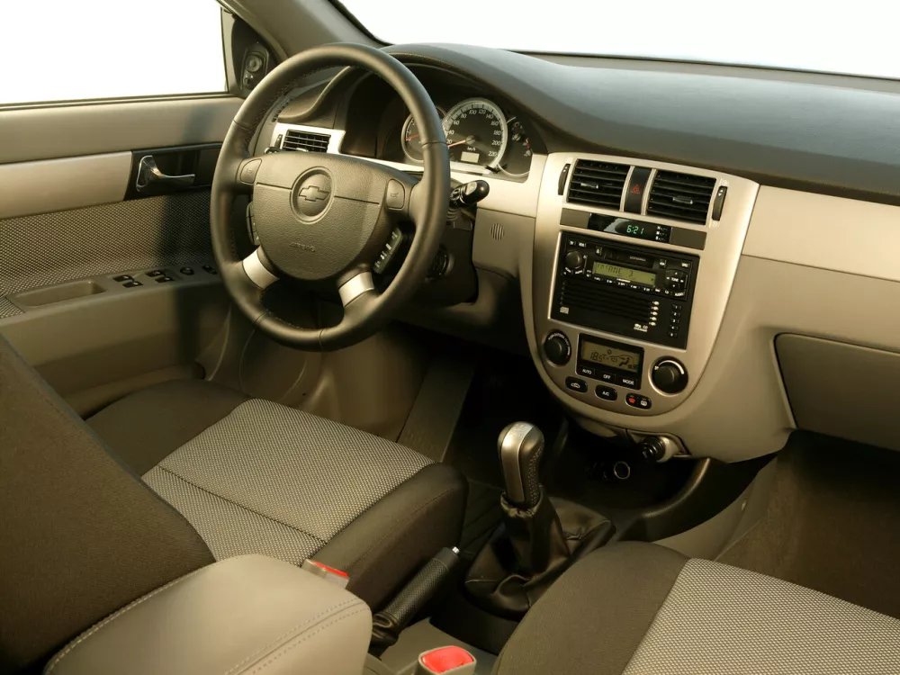 Автомобиль Chevrolet Nubira Седан