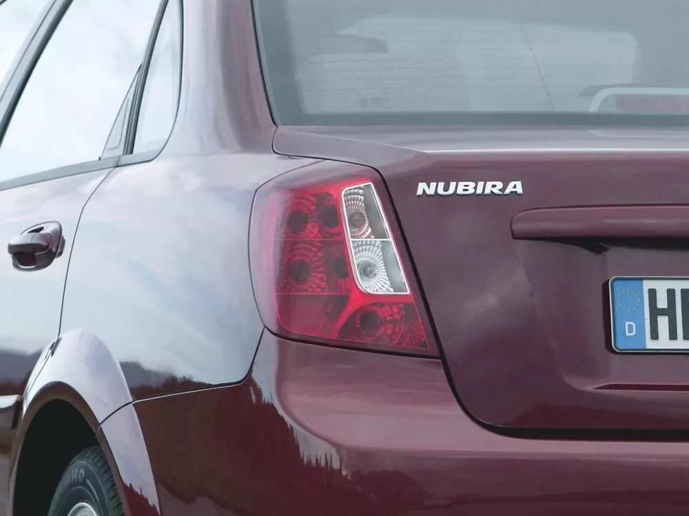 Автомобиль Chevrolet Nubira Седан
