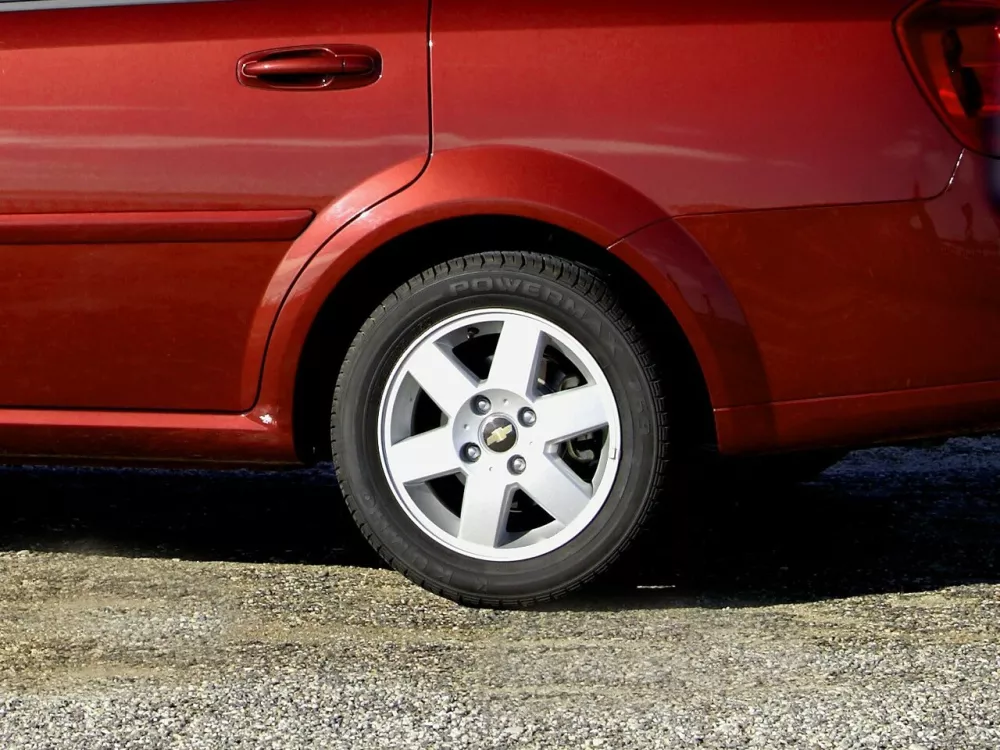 Автомобиль Chevrolet Nubira Седан