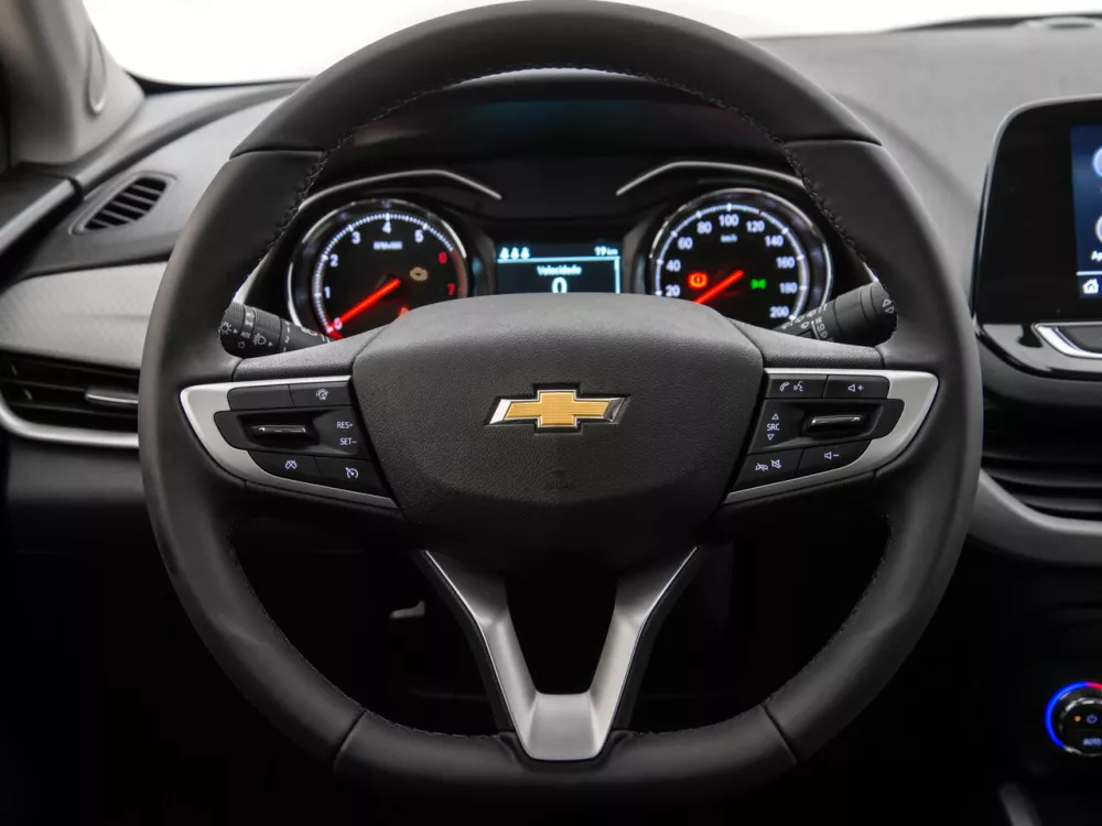 Автомобиль Chevrolet Onix II Хэтчбек (5 дверей)