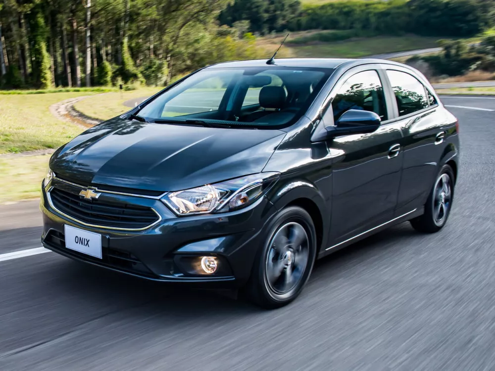 Автомобиль Chevrolet Onix I Рестайлинг Хэтчбек (5 дверей)