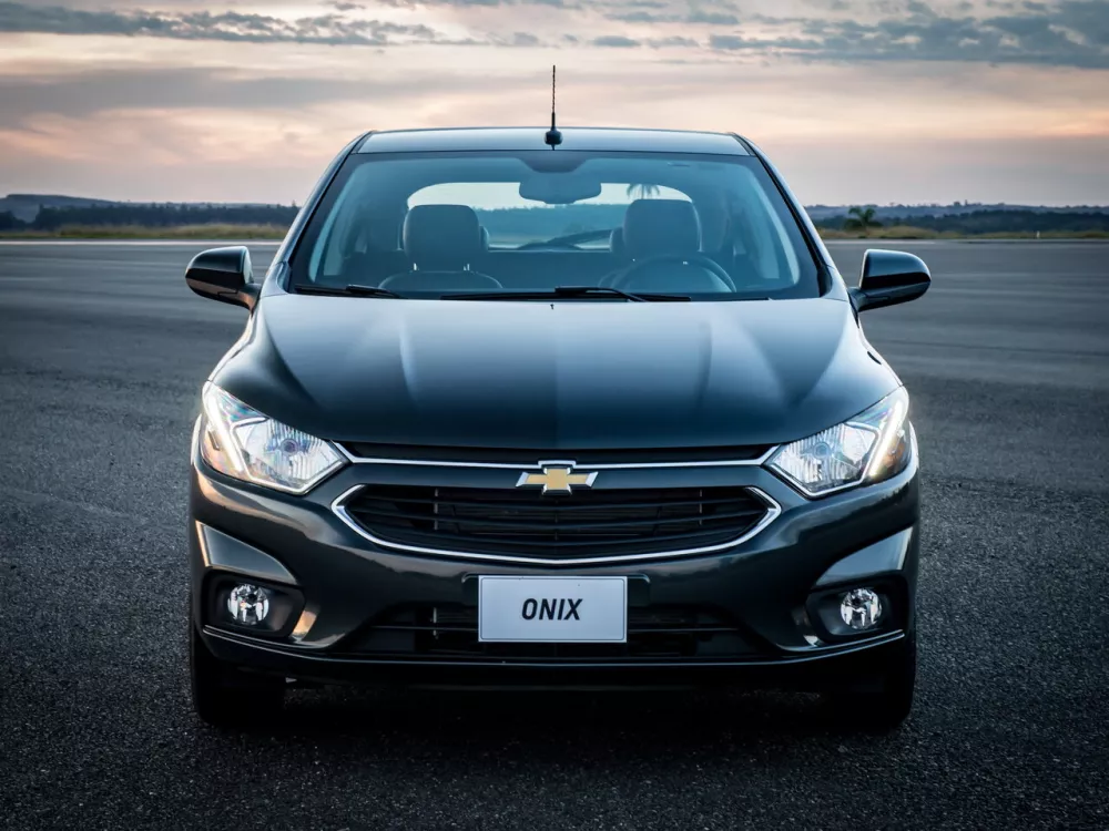 Автомобиль Chevrolet Onix I Рестайлинг Хэтчбек (5 дверей)