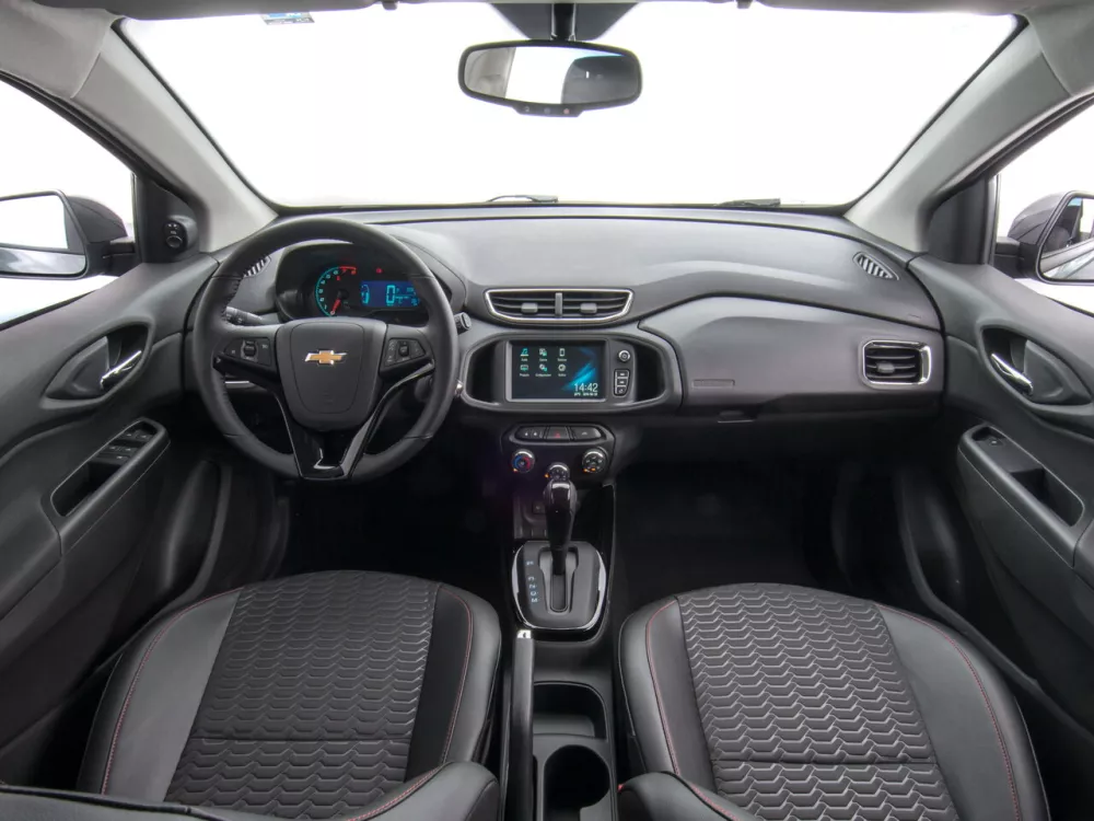 Автомобиль Chevrolet Onix I Рестайлинг Хэтчбек (5 дверей)