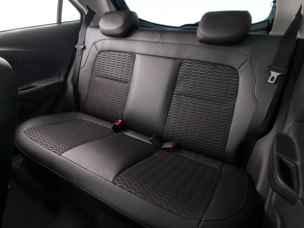 Автомобиль Chevrolet Onix I Рестайлинг Хэтчбек (5 дверей)