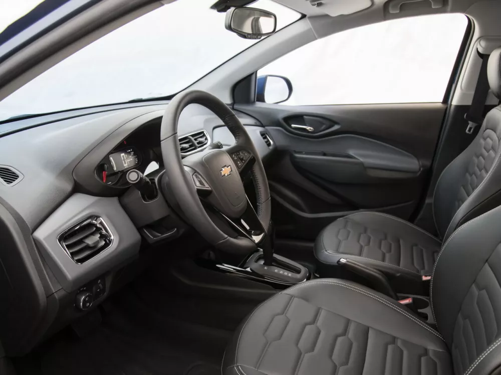 Автомобиль Chevrolet Onix I Рестайлинг Хэтчбек (5 дверей)